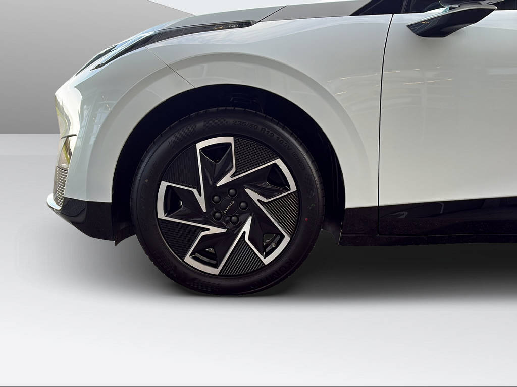 LYNK & CO 02 Core-image-6