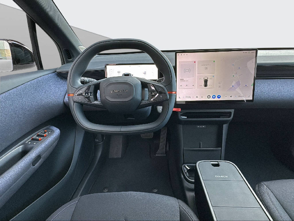 LYNK & CO 02 Core-image-12
