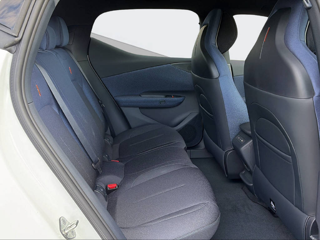 LYNK & CO 02 Core-image-20