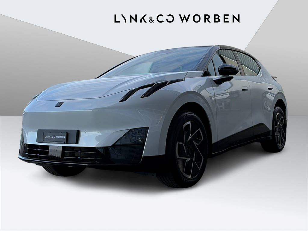 LYNK & CO 02 Core-showroom-element-3