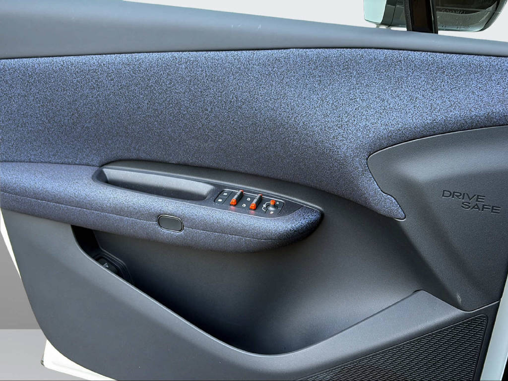 LYNK & CO 02 Core-image-19