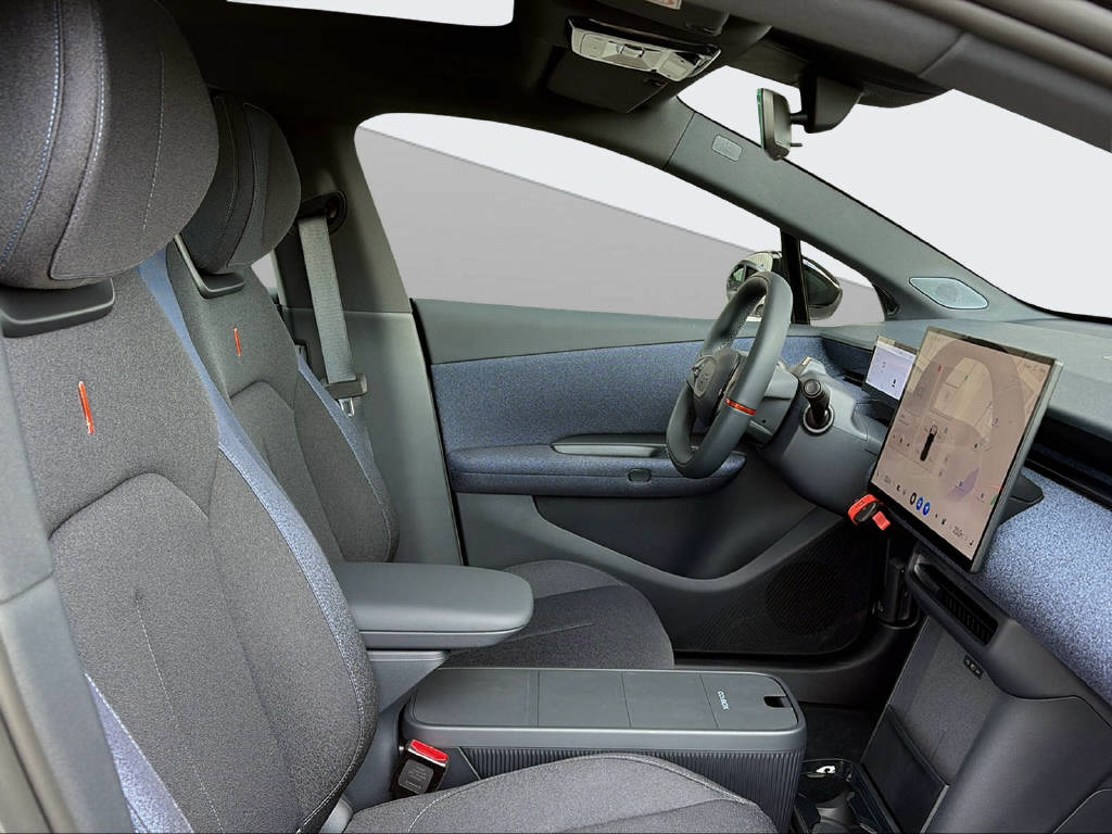 LYNK & CO 02 Core-image-10