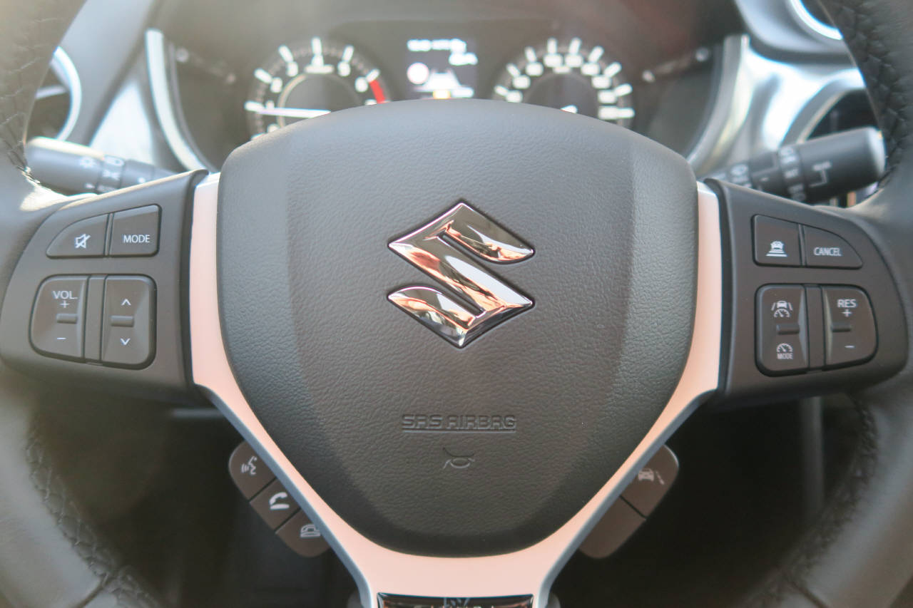 SUZUKI Vitara 1.4 T Sakura Top Hybrid 4x4-image-5