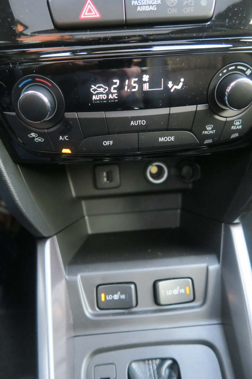 SUZUKI Vitara 1.4 T Sakura Top Hybrid 4x4-image-12