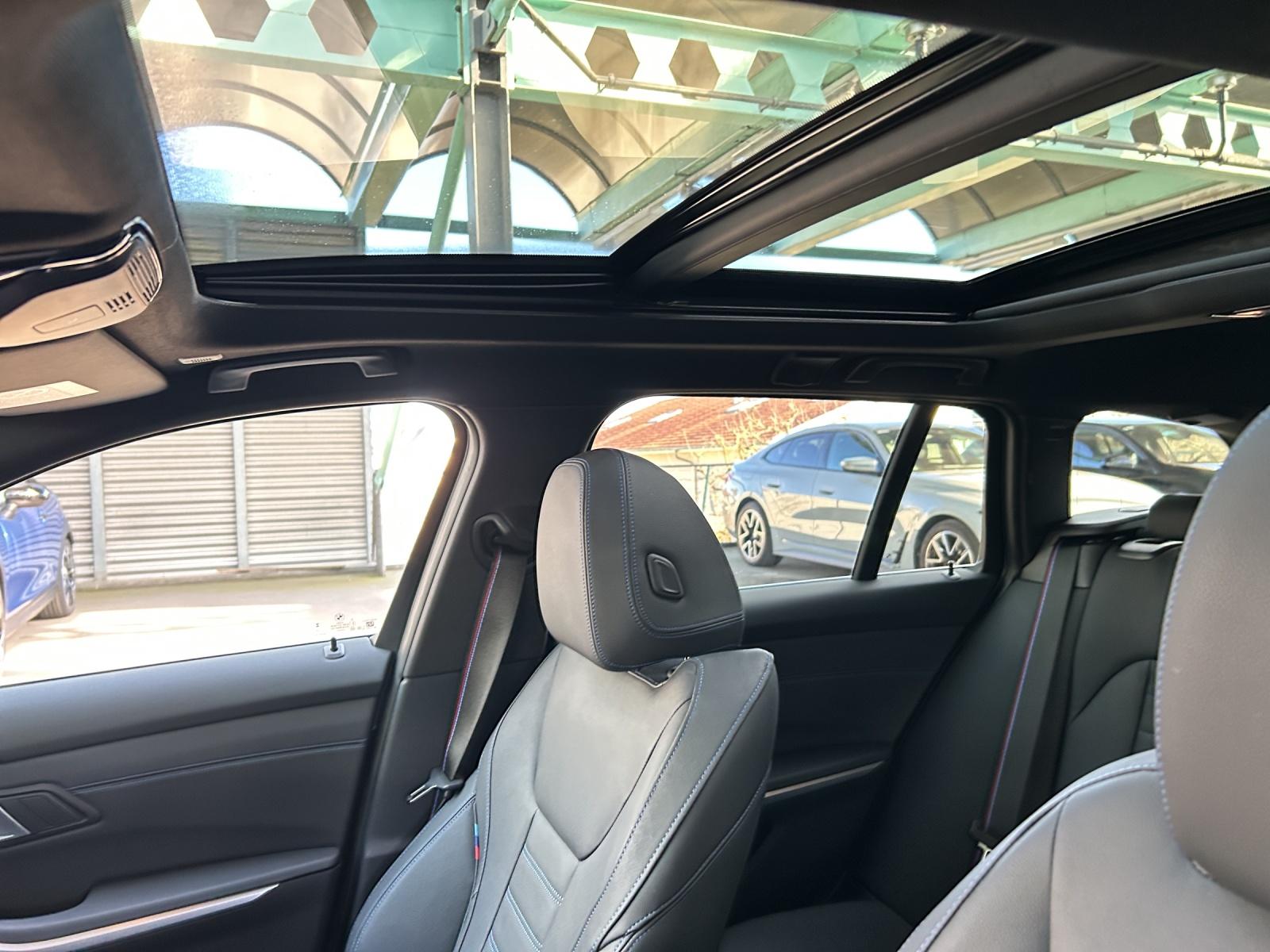 BMW 330i xDrive SAG Touring-image-24