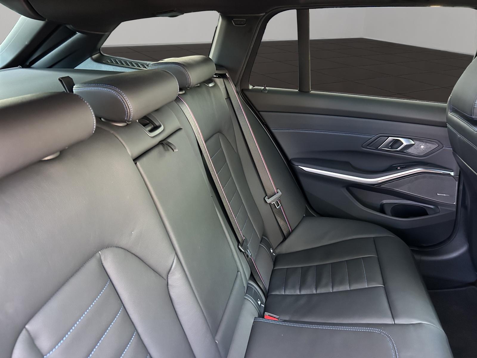 BMW 330i xDrive SAG Touring-image-15