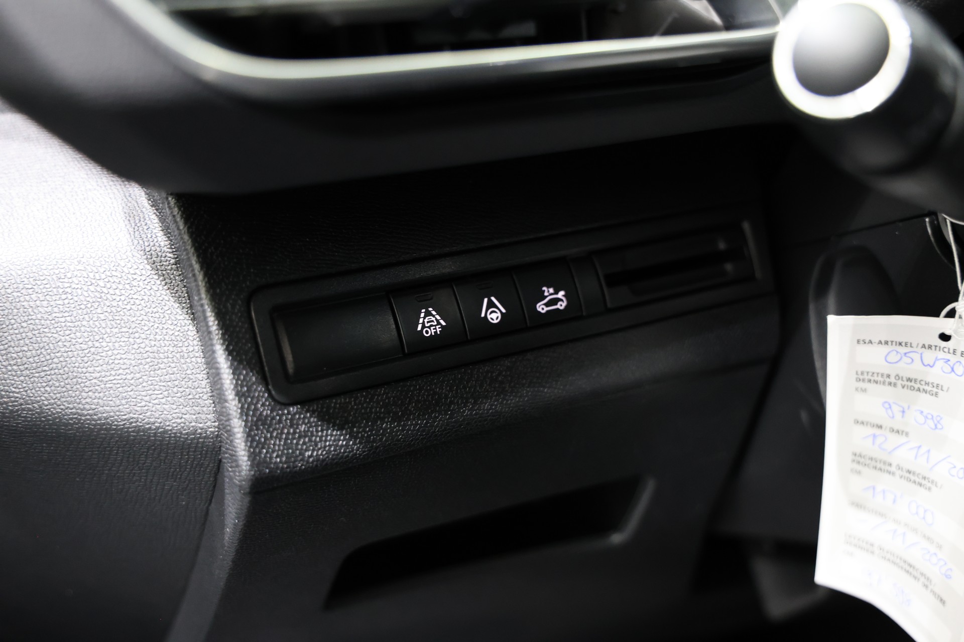 PEUGEOT 5008 1.5 BlueHDi GT Pack EAT8-image-4