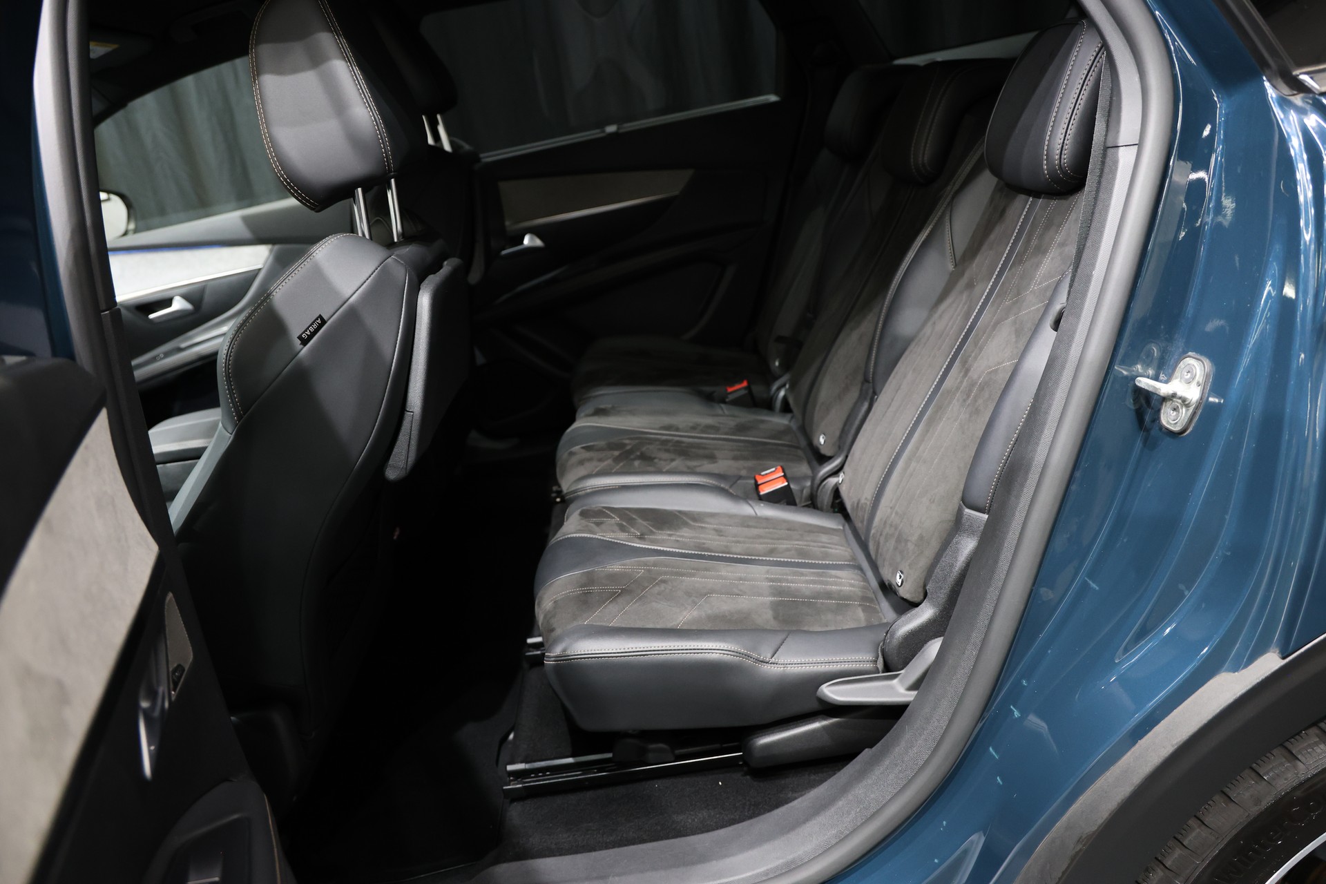 PEUGEOT 5008 1.5 BlueHDi GT Pack EAT8-image-5