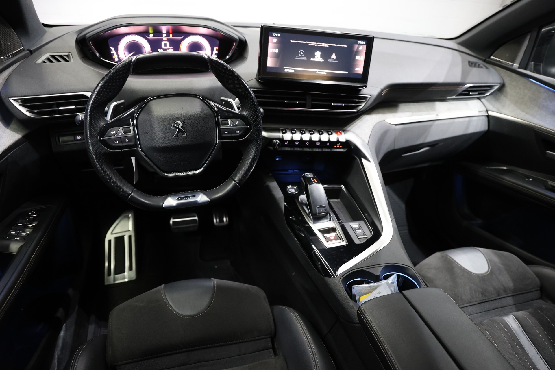 PEUGEOT 5008 1.5 BlueHDi GT Pack EAT8-image-15