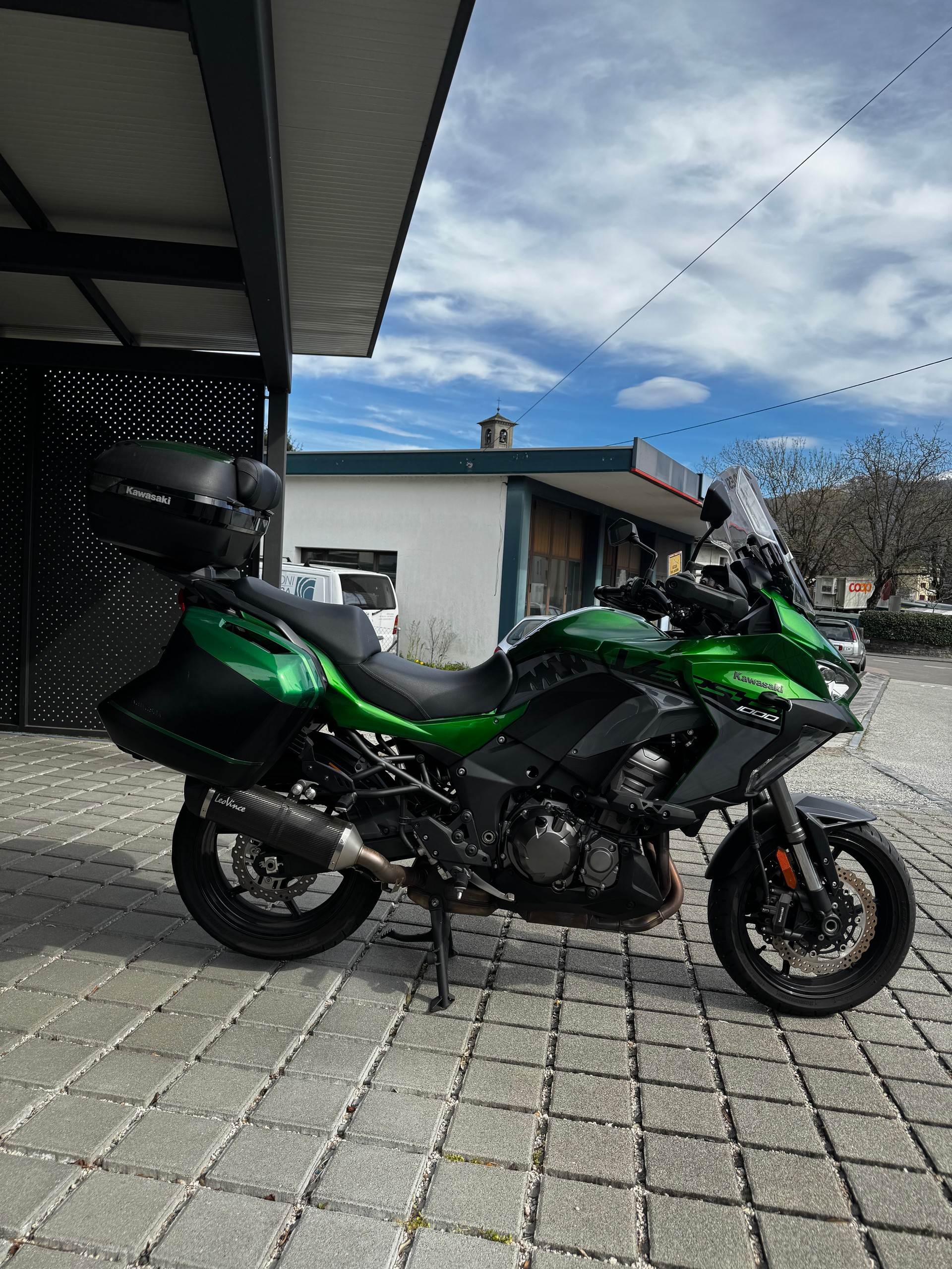 KAWASAKI 1000 ABS Grand Tourer Leo Vince-image-3