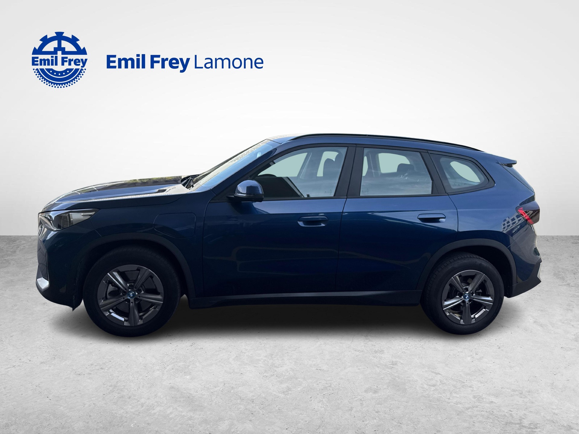 BMW X1 30e xDrive-showroom-element-2