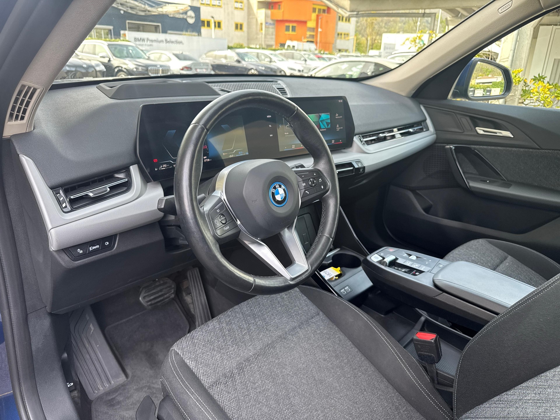 BMW X1 30e xDrive-image-12