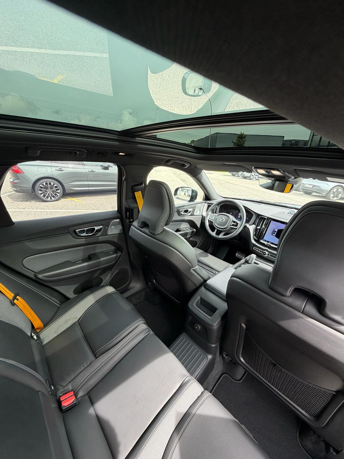 VOLVO XC60 2.0 T8 TE Polestar eAWD-image-14
