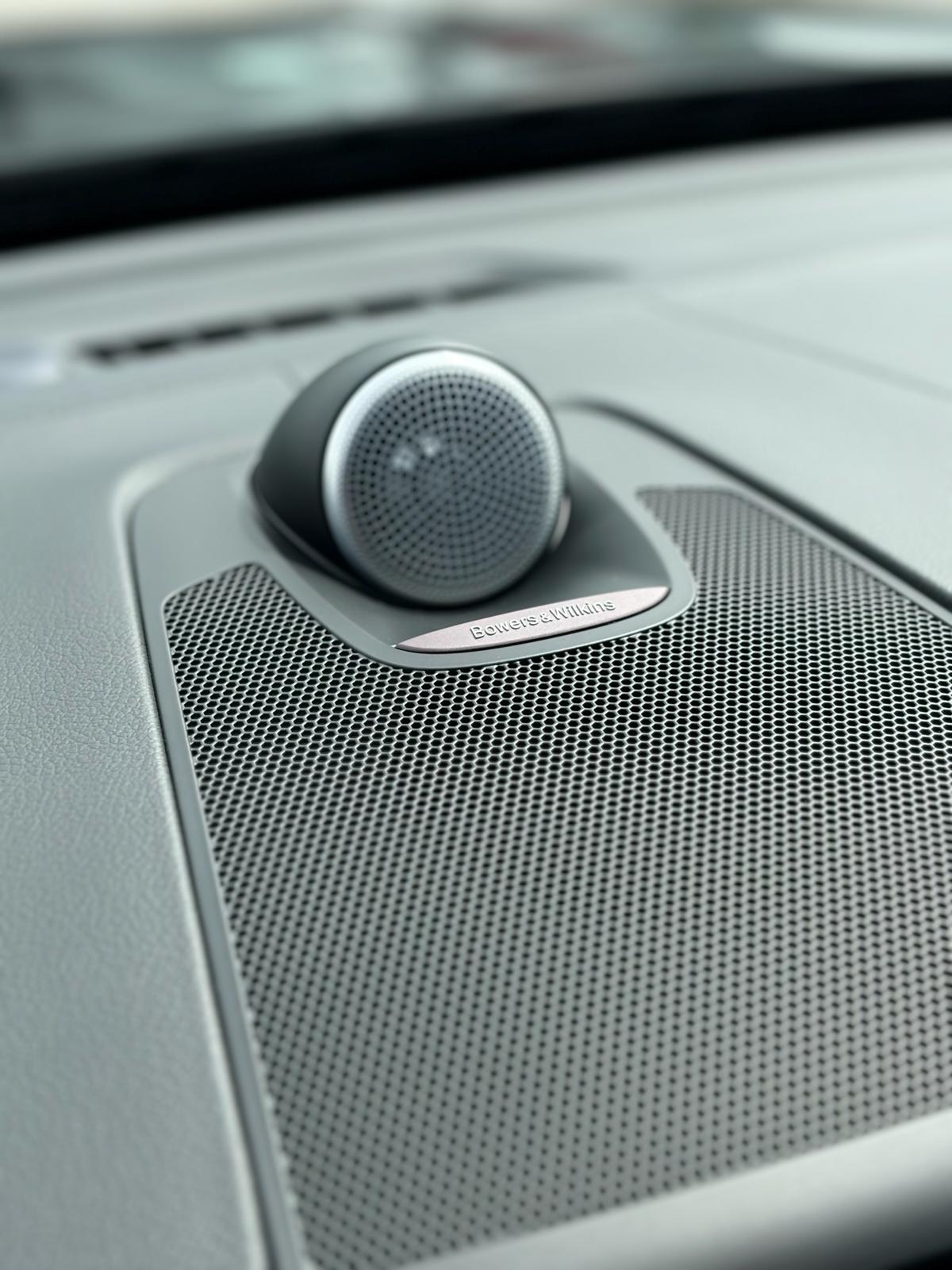 VOLVO XC60 2.0 T8 TE Polestar eAWD-image-13