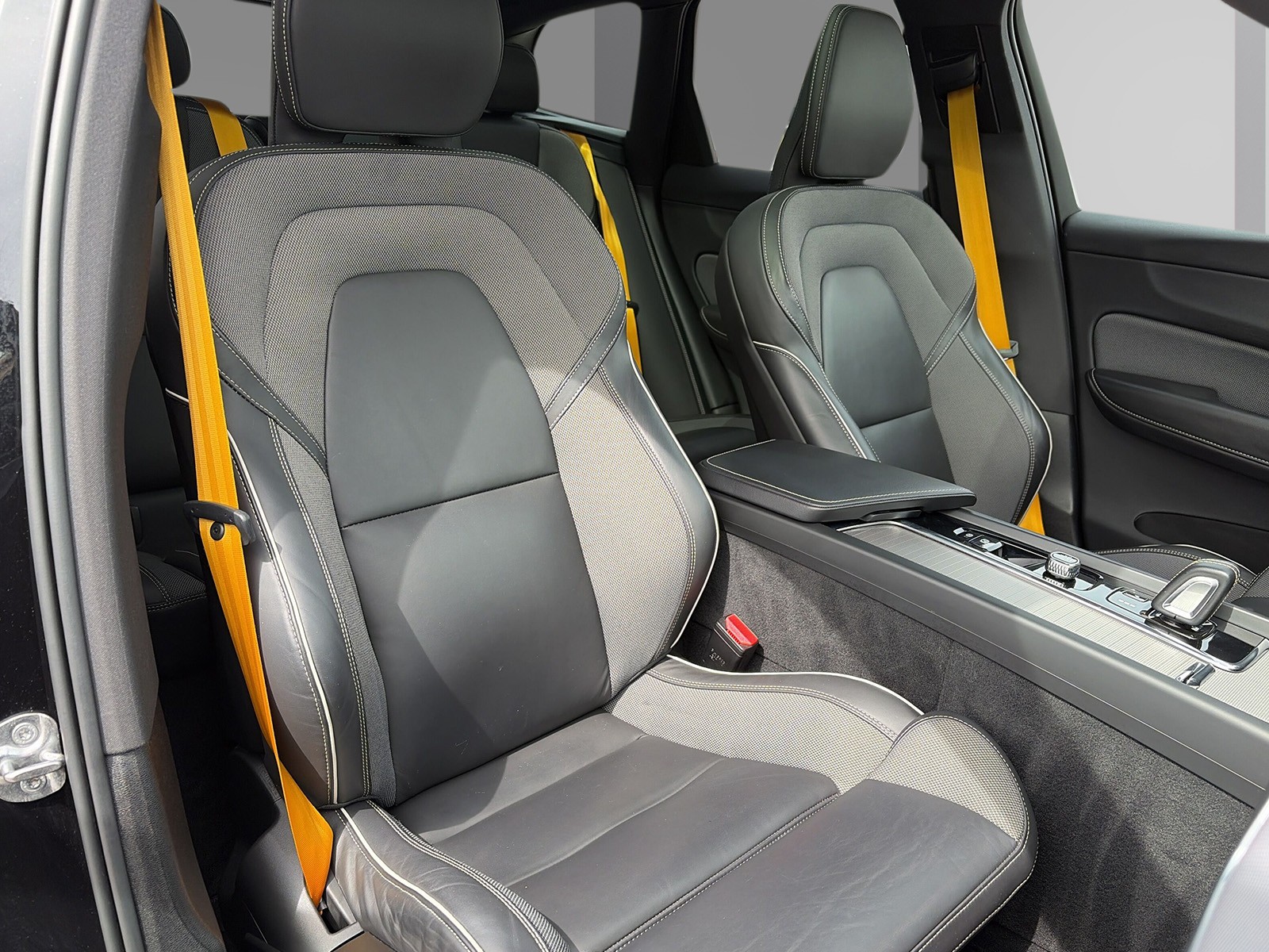 VOLVO XC60 2.0 T8 TE Polestar eAWD-image-10
