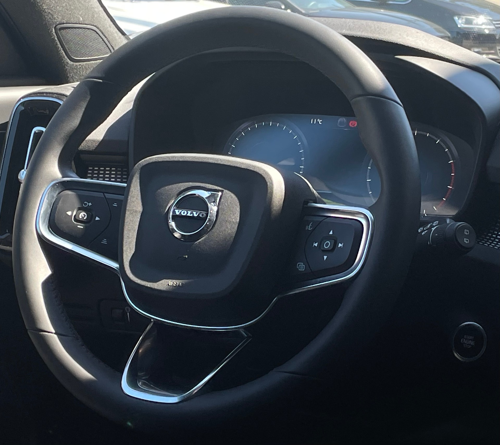 VOLVO XC40 B4 Benzin Mild Hybrid AWD Ultim. Bright DCT-image-5