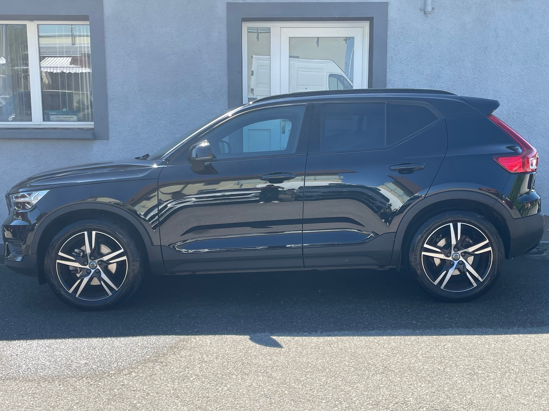 VOLVO XC40 B4 Benzin Mild Hybrid AWD Ultim. Bright DCT-image-2