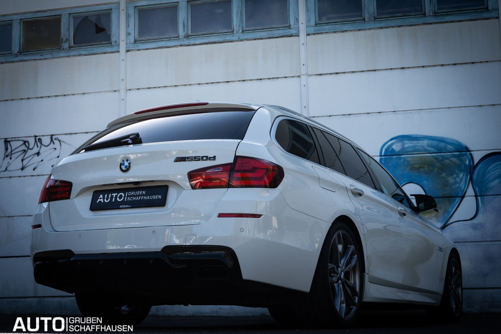 BMW M550 d xDrive Touring Steptronic-image-31
