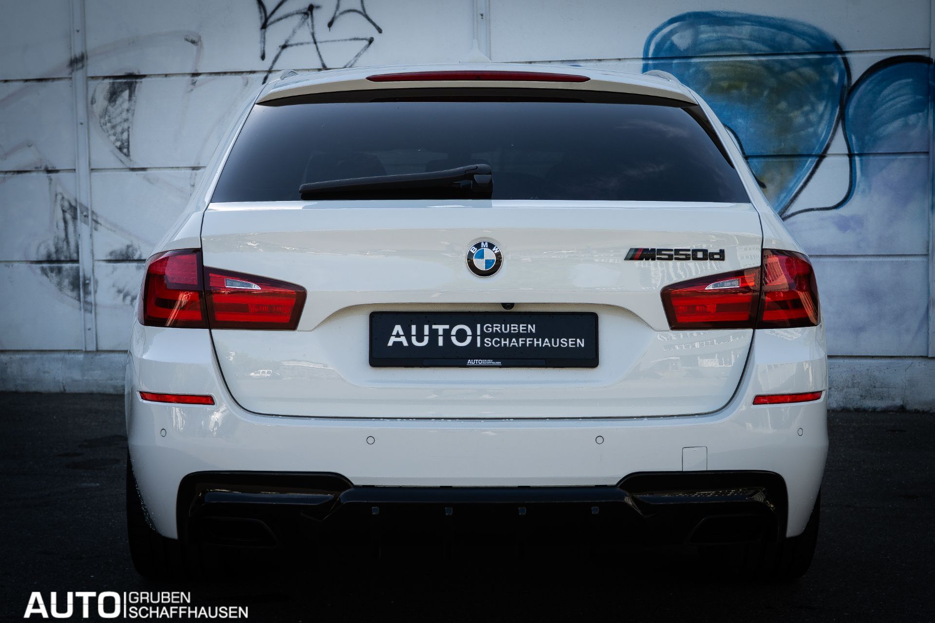 BMW M550 d xDrive Touring Steptronic-image-28