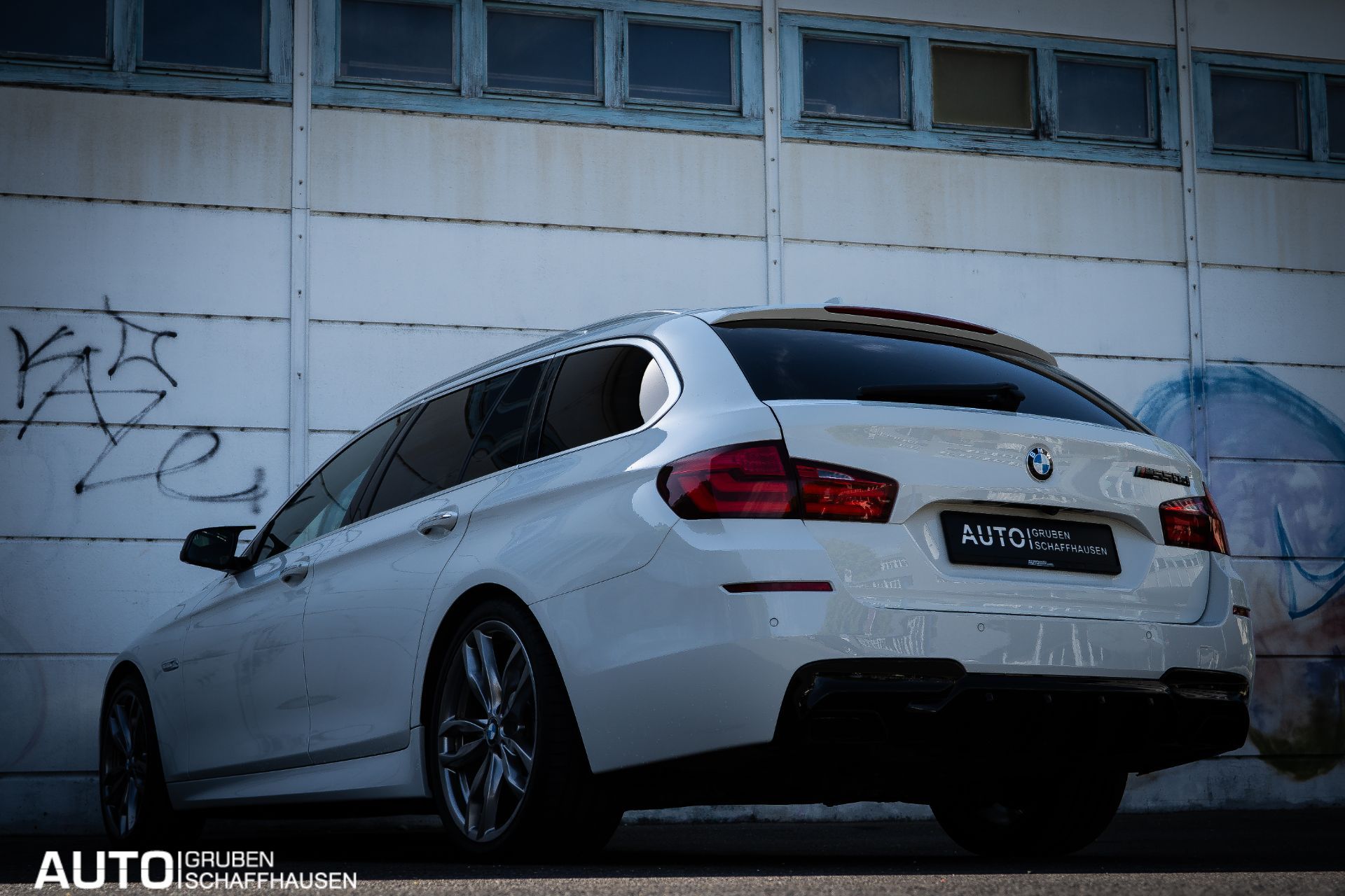 BMW M550 d xDrive Touring Steptronic-image-26