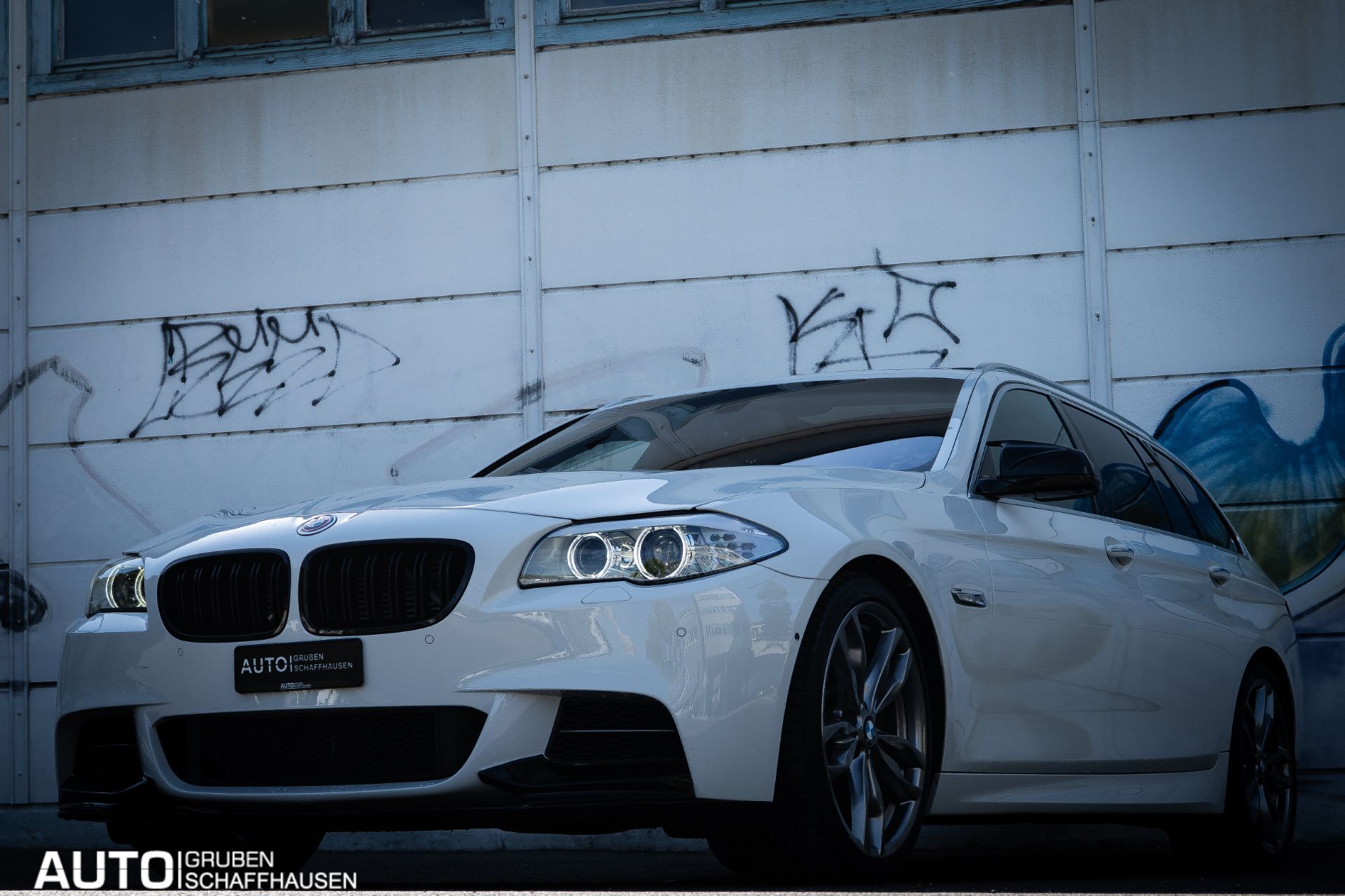 BMW M550 d xDrive Touring Steptronic-image-8
