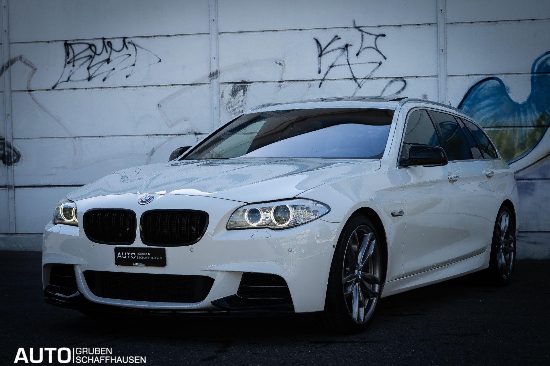 BMW M550 d xDrive Touring Steptronic-image-7