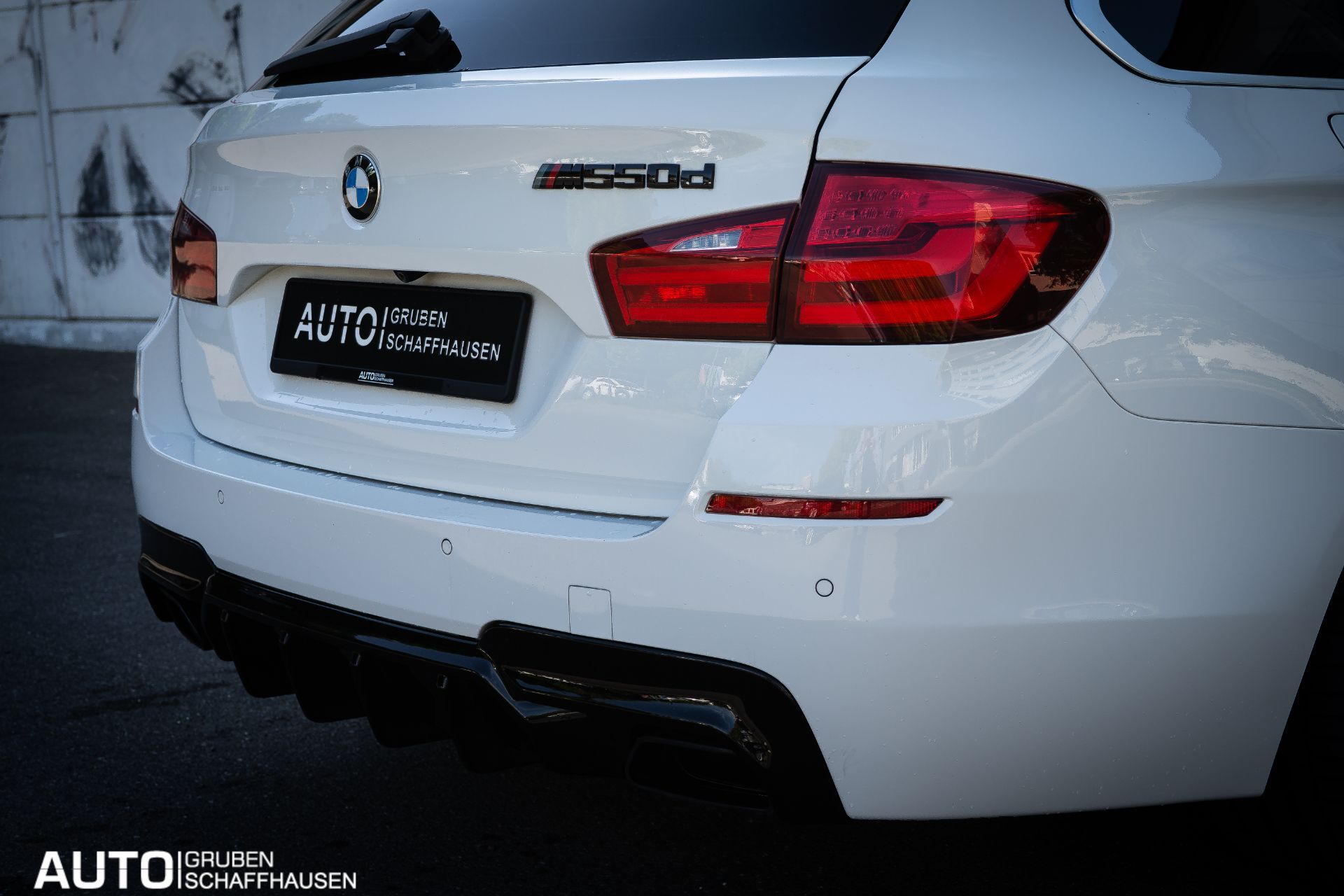BMW M550 d xDrive Touring Steptronic-image-29