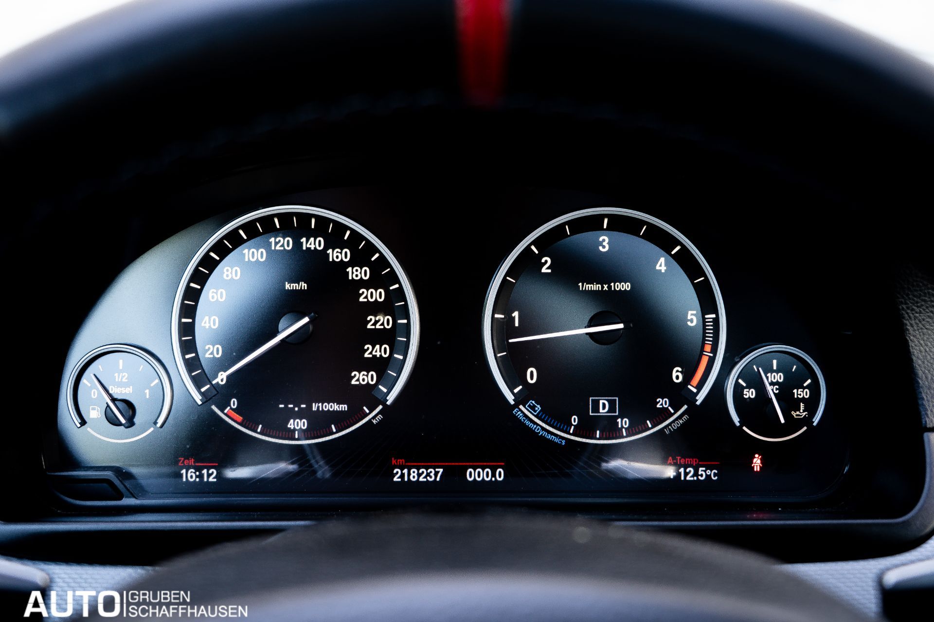 BMW M550 d xDrive Touring Steptronic-image-22