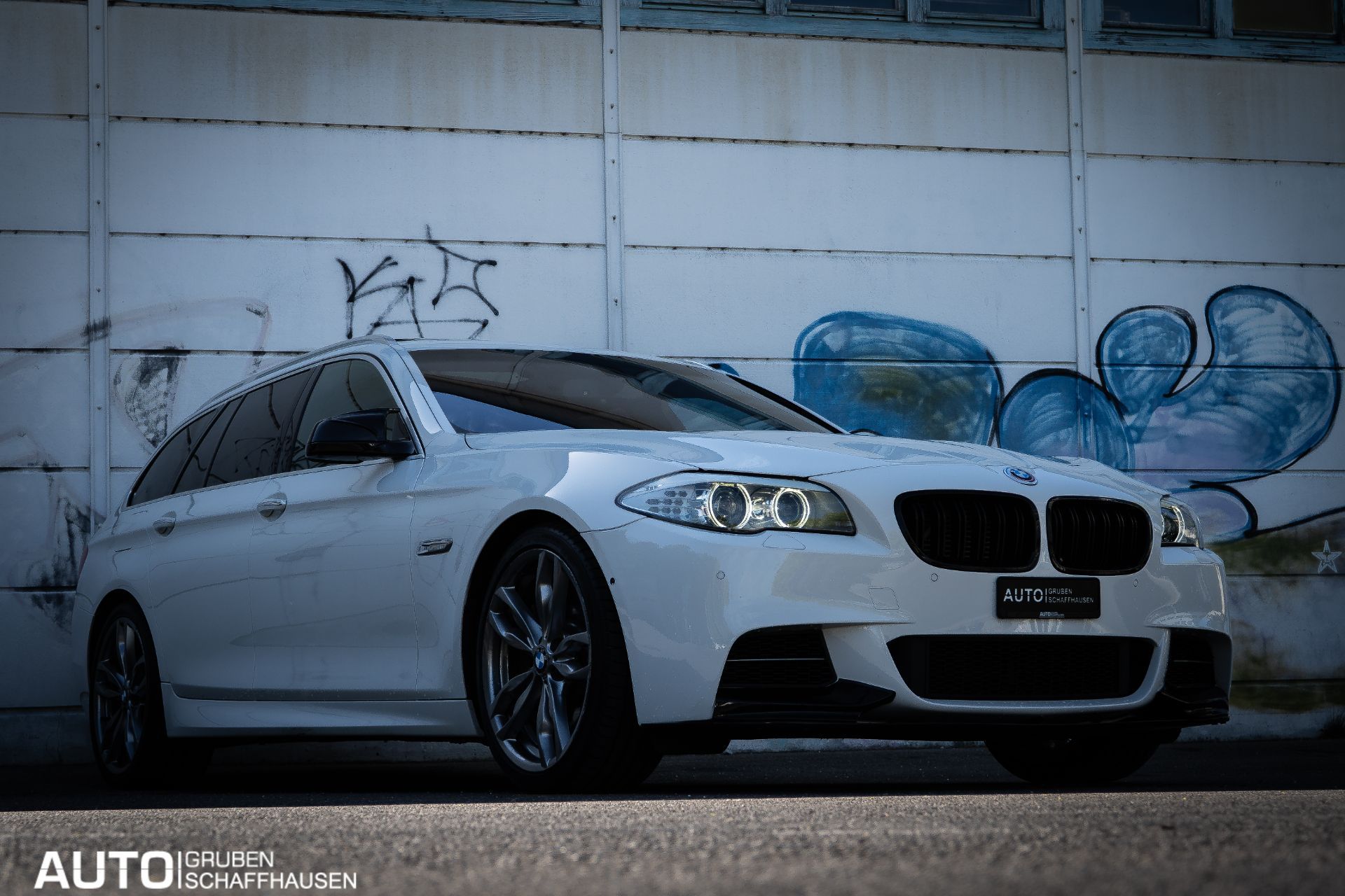 BMW M550 d xDrive Touring Steptronic-showroom-element-2