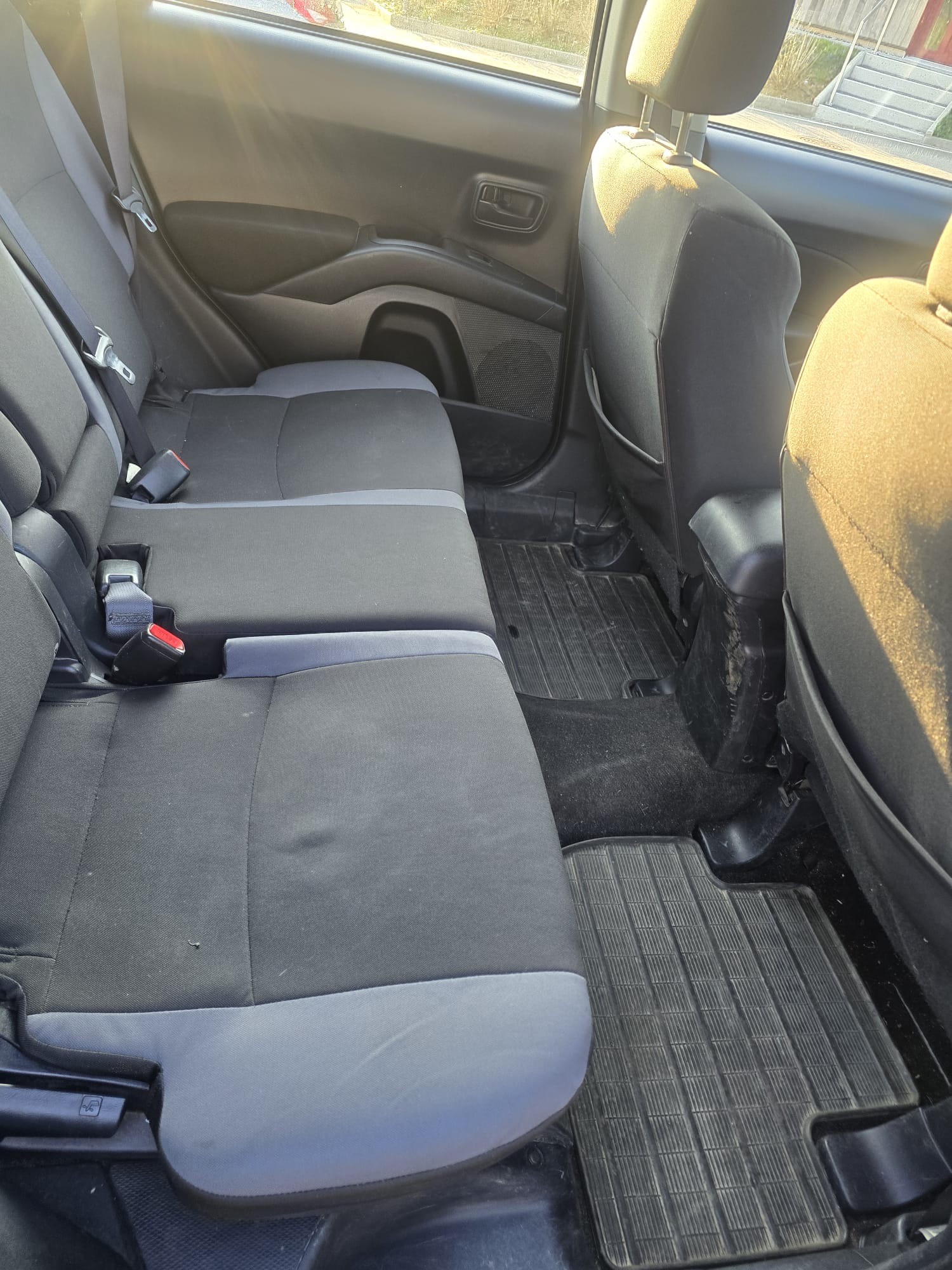 MITSUBISHI Outlander 2.2 DID Inform 4WD-image-5