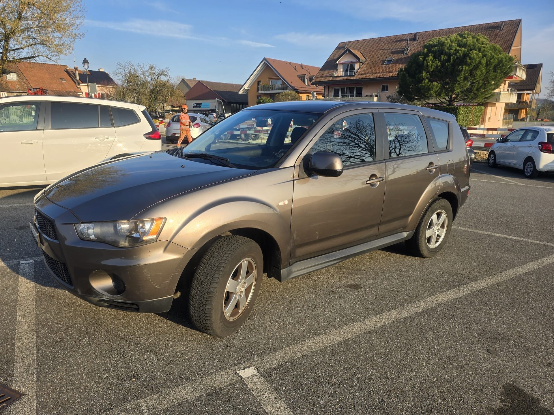 MITSUBISHI Outlander 2.2 DID Inform 4WD-showroom-element-1