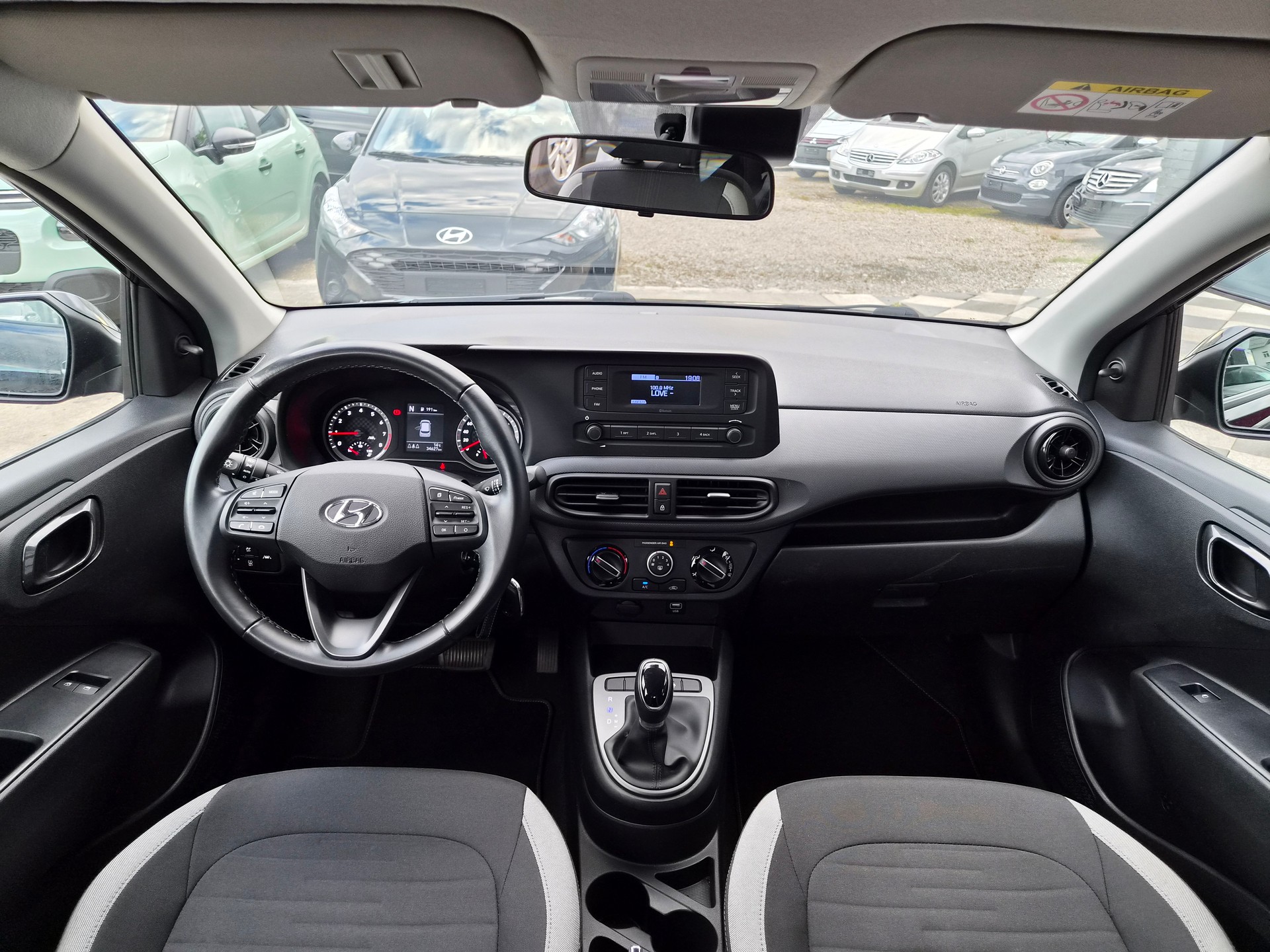 HYUNDAI i10 1.0 Origo Automat-image-14