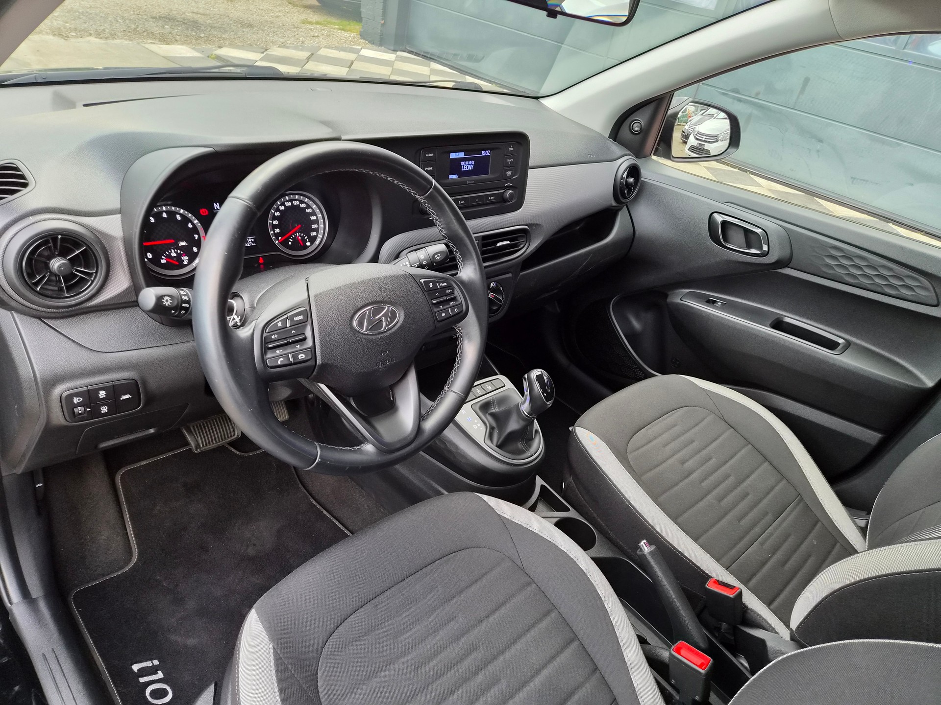 HYUNDAI i10 1.0 Origo Automat-image-11