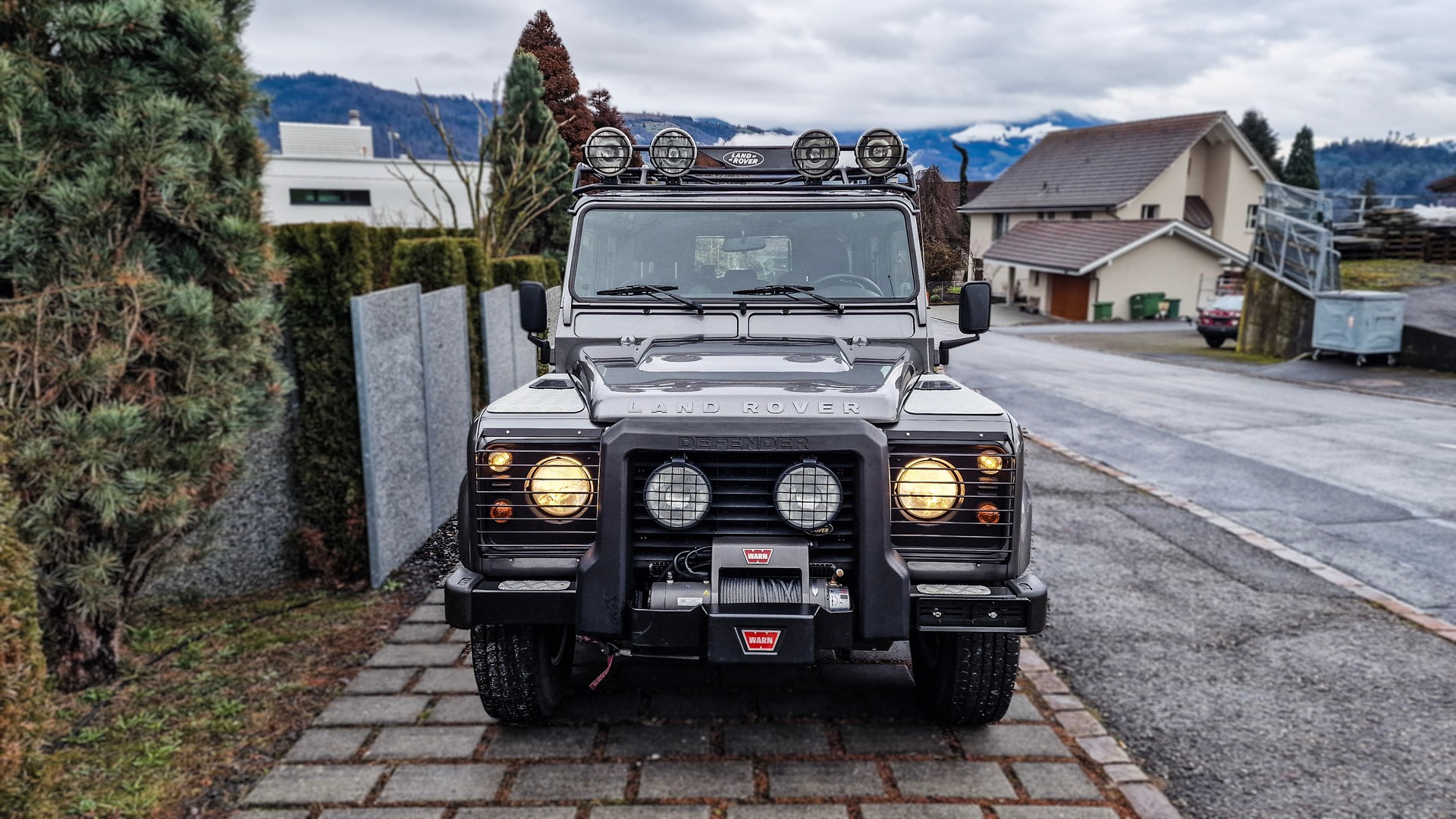 LAND ROVER Defender 110 SW 2.4Tdc-image-8
