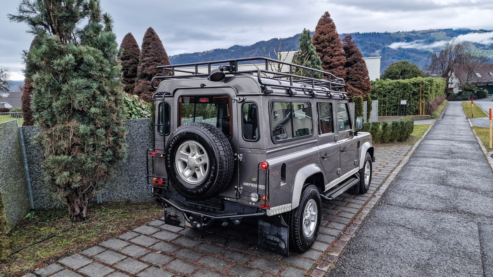 LAND ROVER Defender 110 SW 2.4Tdc-image-4