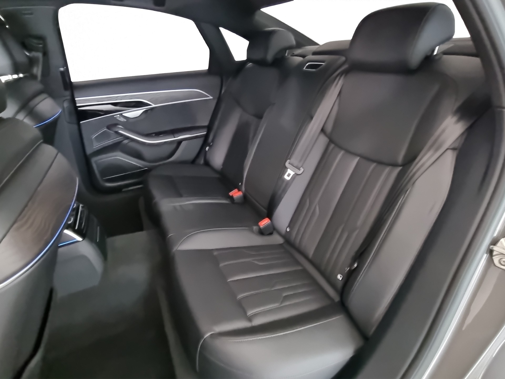 AUDI A8 3.0 TFSI V6 quattro 8-Gang tiptronic-image-6