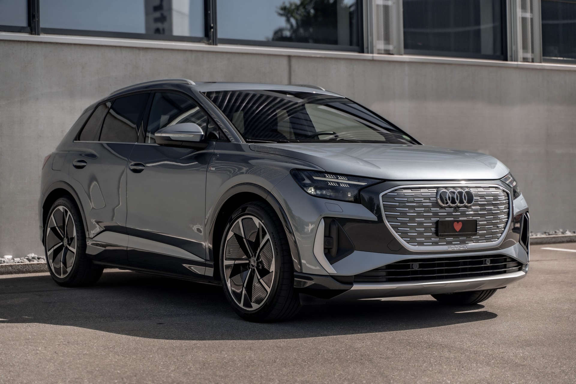 AUDI Q4 e-tron 50 quattro * S - Line * FRISCH AB MFK * TRAUMHAFTE AUSSTATTUNG * GEPFLEGTES FAHRZEUG * SOH 90.1% *-showroom-element-3