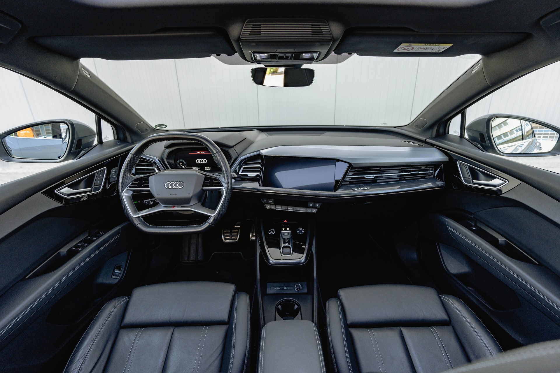 AUDI Q4 e-tron 50 quattro * S - Line * FRISCH AB MFK * TRAUMHAFTE AUSSTATTUNG * GEPFLEGTES FAHRZEUG * SOH 90.1% *-image-8