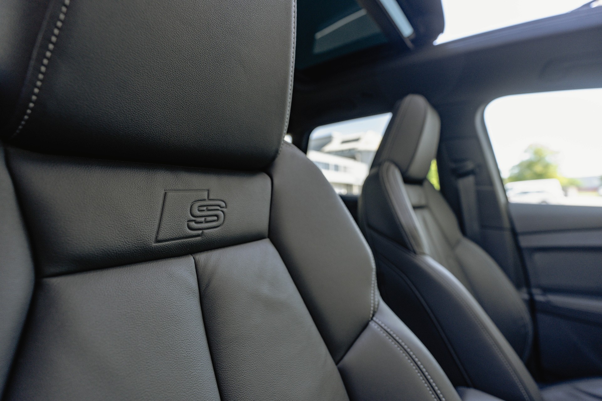 AUDI Q4 e-tron 50 quattro * S - Line * FRISCH AB MFK * TRAUMHAFTE AUSSTATTUNG * GEPFLEGTES FAHRZEUG * SOH 90.1% *-image-24