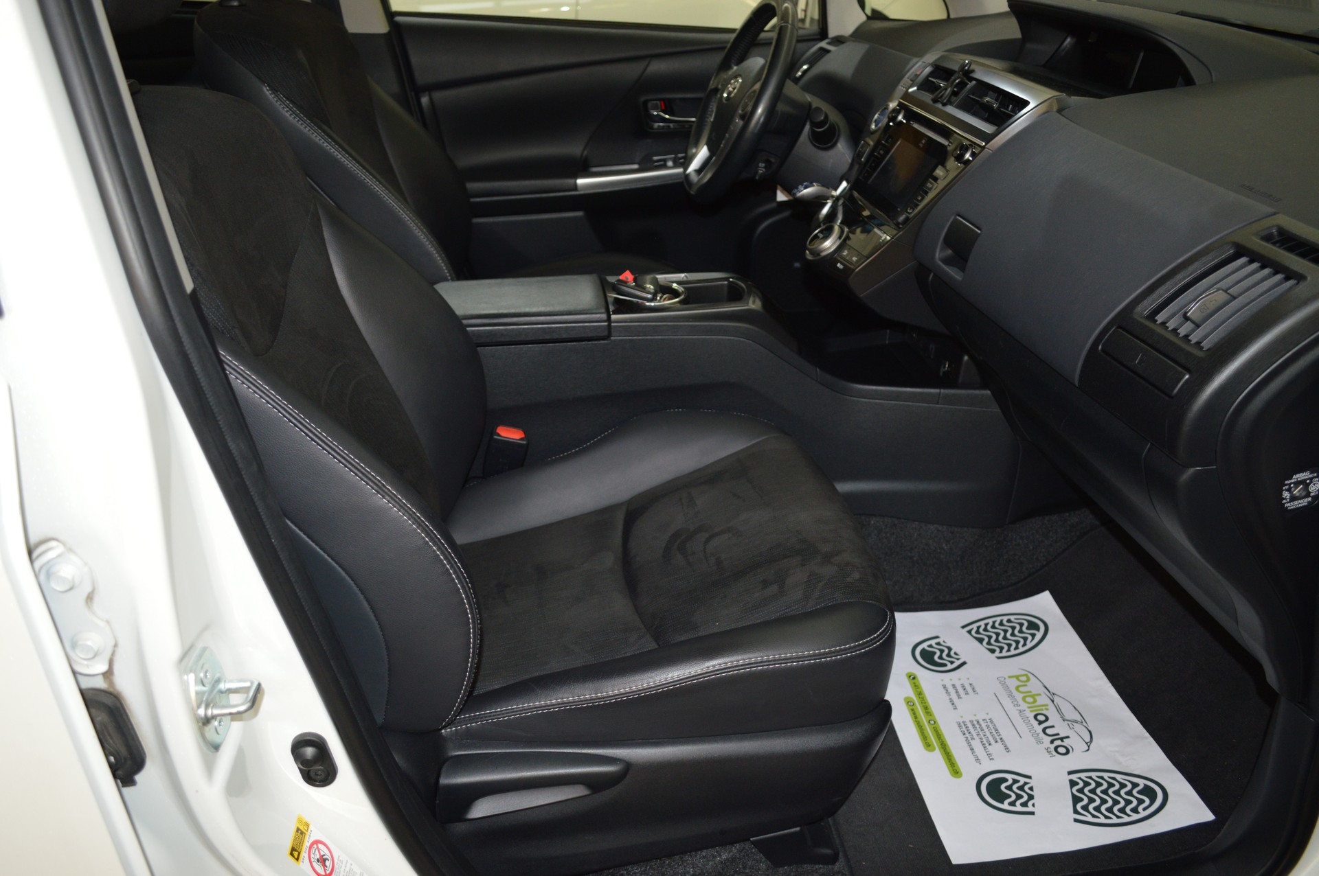 TOYOTA Prius+ 1.8 VVT-i HSD Sol Premium-image-7