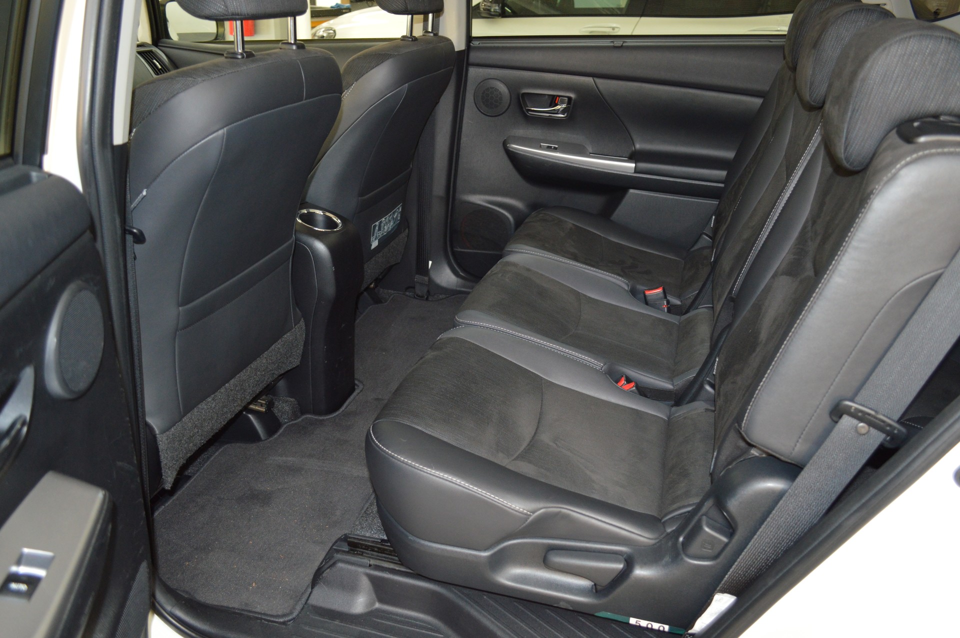 TOYOTA Prius+ 1.8 VVT-i HSD Sol Premium-image-9