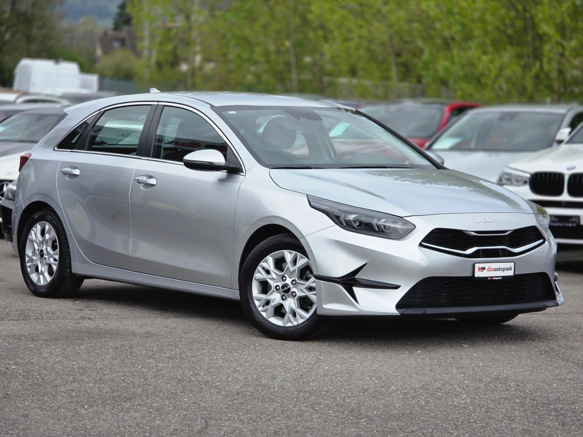 KIA Ceed 1.5 T-GDi MHEV Power DCT * CH-Fahrzeug *-image-5