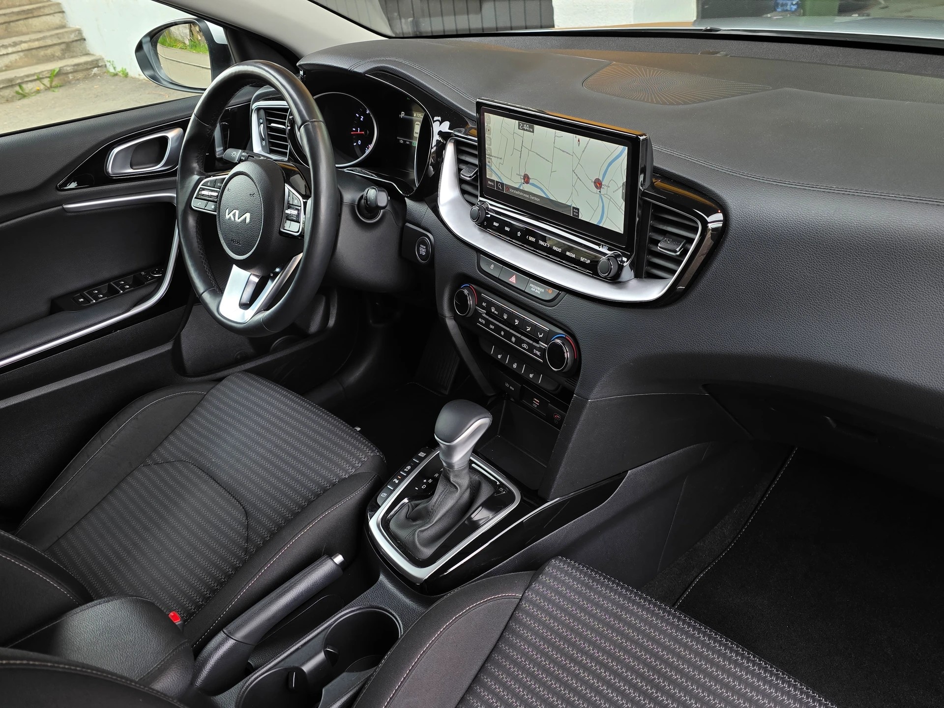 KIA Ceed 1.5 T-GDi MHEV Power DCT * CH-Fahrzeug *-image-22