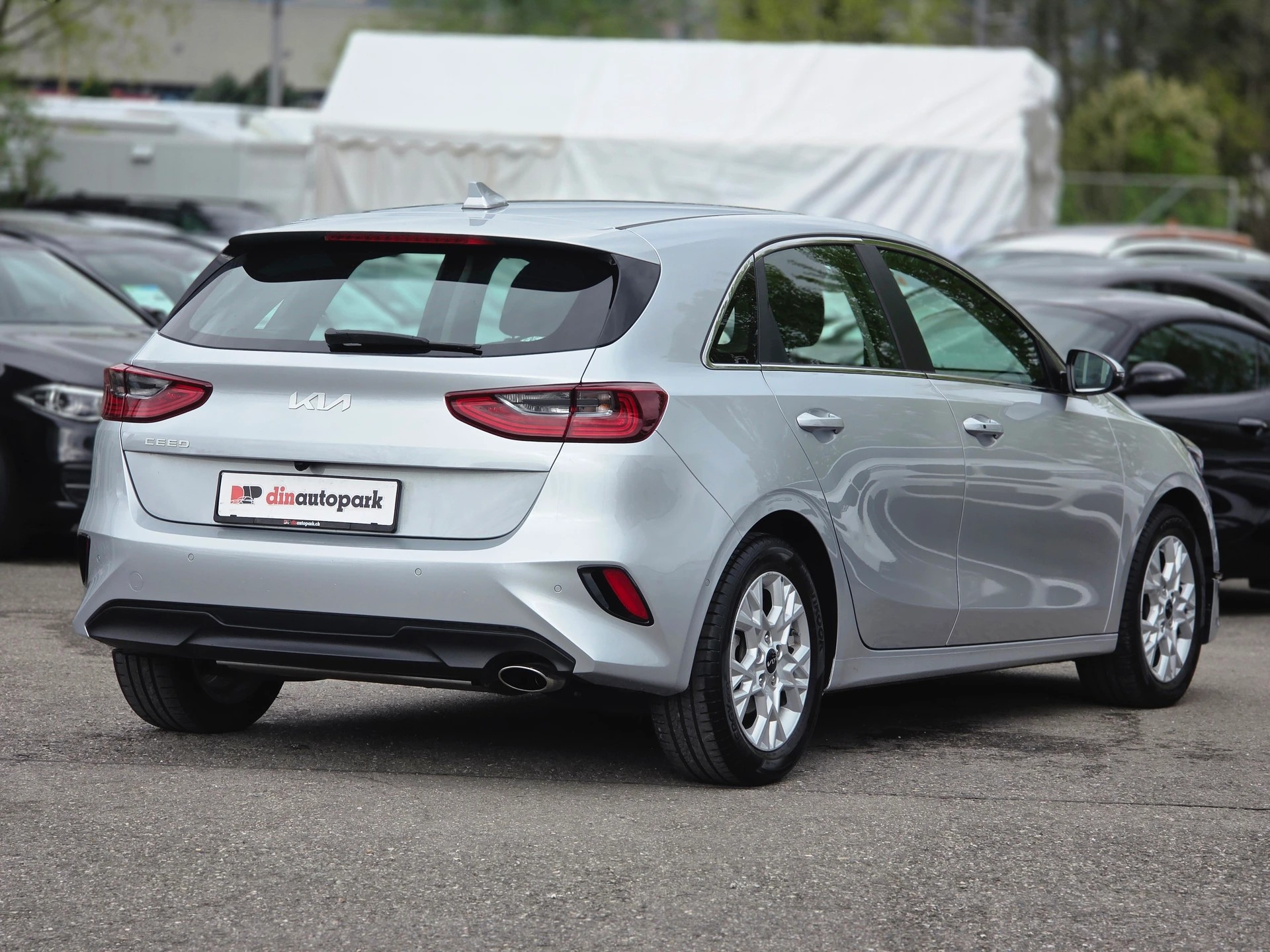 KIA Ceed 1.5 T-GDi MHEV Power DCT * CH-Fahrzeug *-image-6