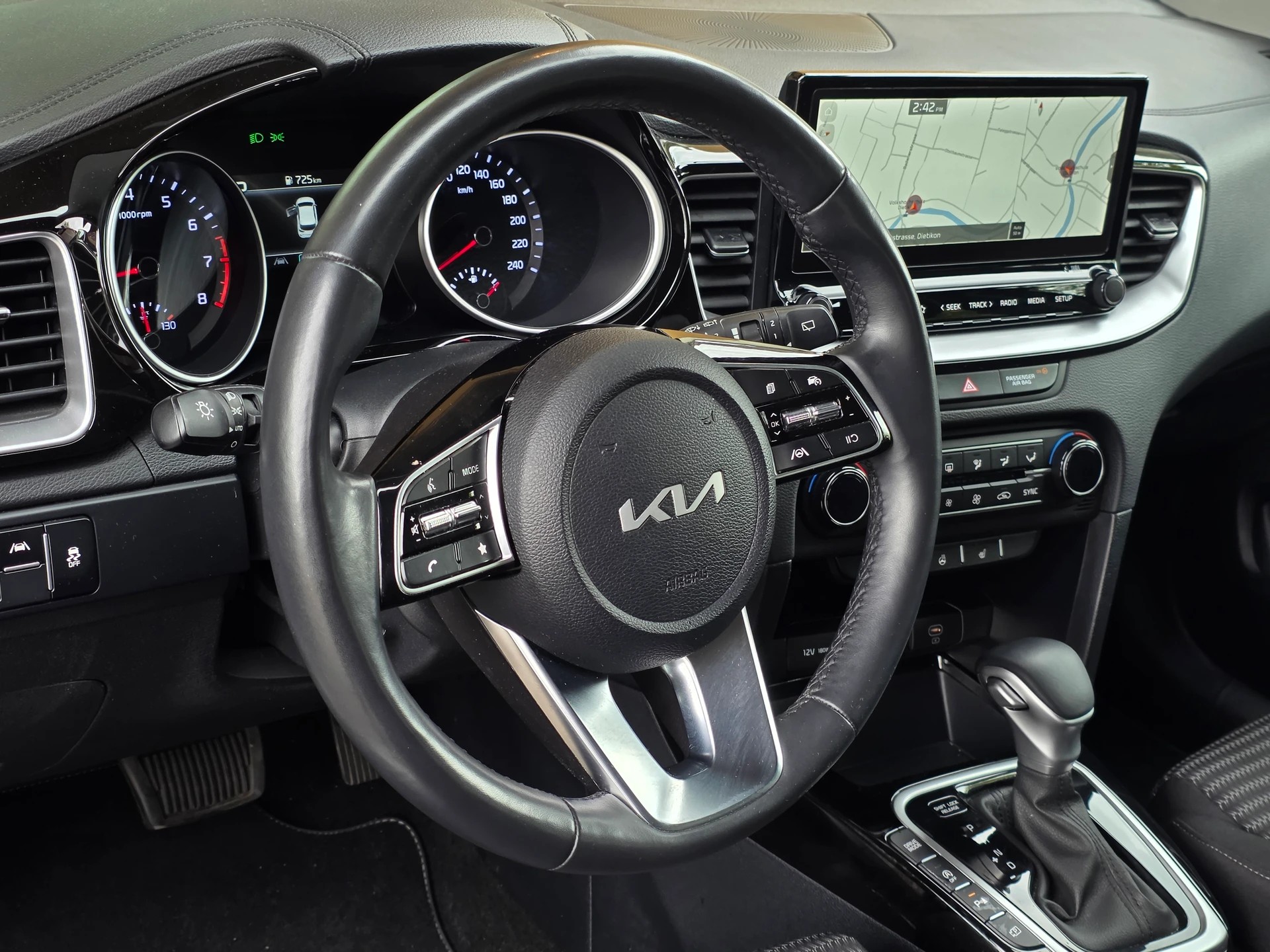KIA Ceed 1.5 T-GDi MHEV Power DCT * CH-Fahrzeug *-image-12