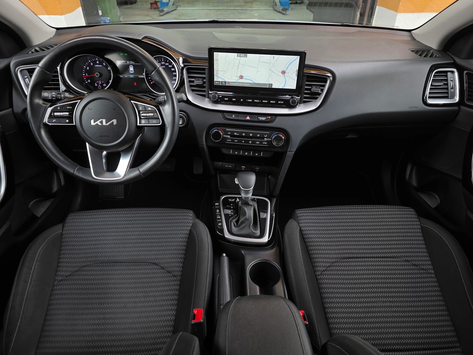 KIA Ceed 1.5 T-GDi MHEV Power DCT * CH-Fahrzeug *-image-13