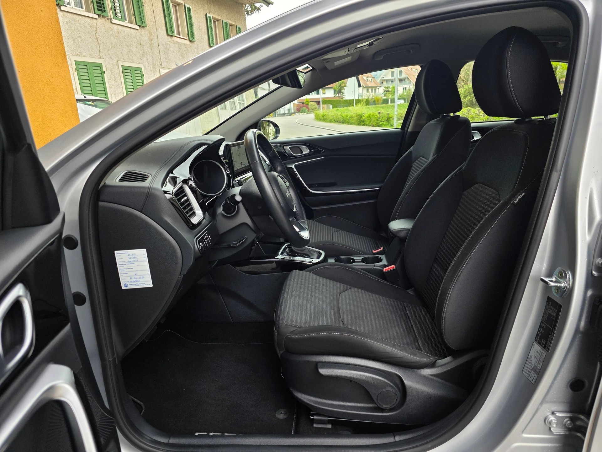 KIA Ceed 1.5 T-GDi MHEV Power DCT * CH-Fahrzeug *-image-10