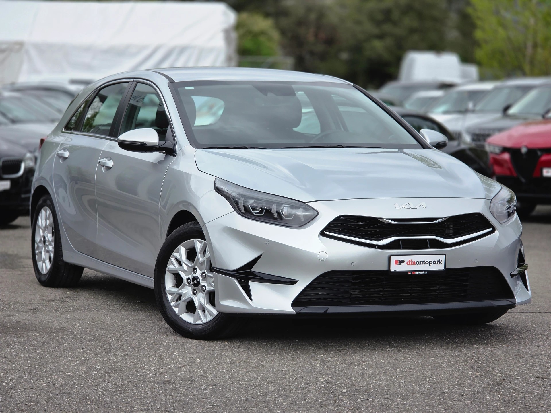KIA Ceed 1.5 T-GDi MHEV Power DCT * CH-Fahrzeug *-image-4