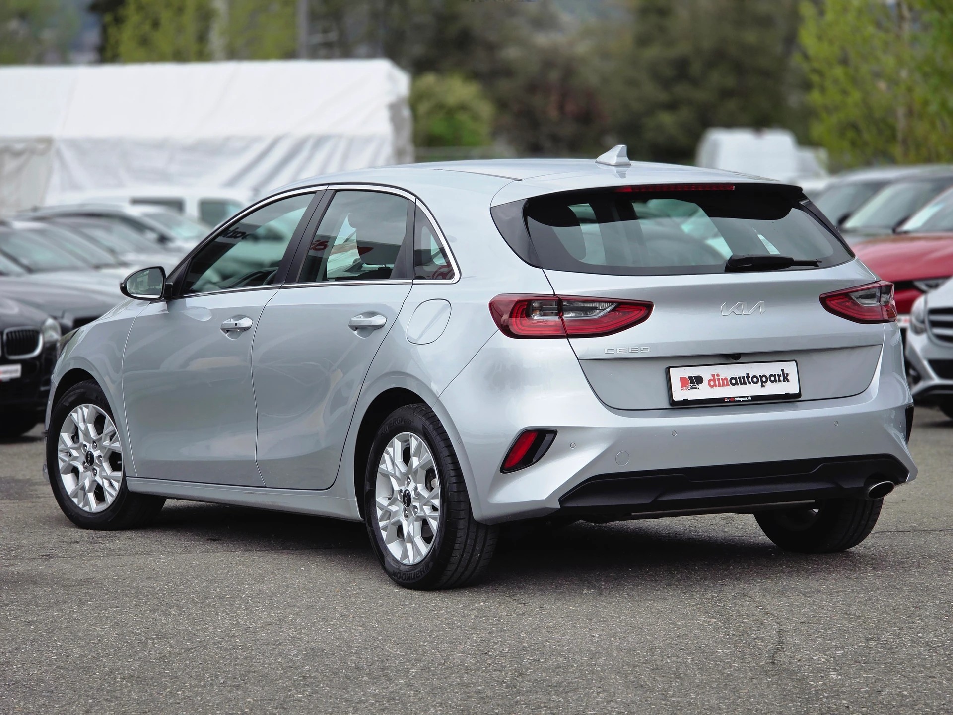 KIA Ceed 1.5 T-GDi MHEV Power DCT * CH-Fahrzeug *-image-8