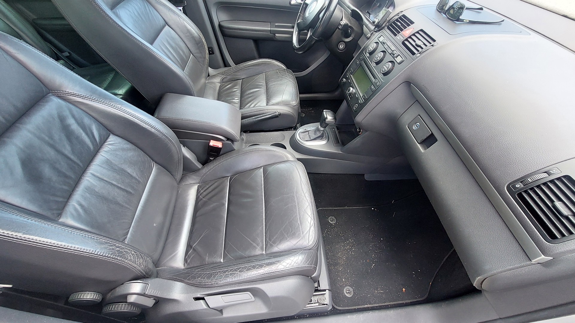 VW Touran 2.0 TDI Highline-image-8